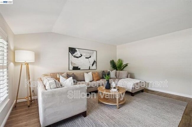 Photo - 7403 Hillsdale Dr