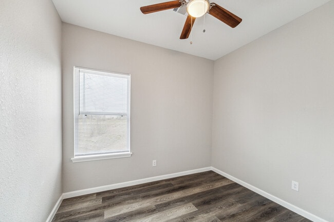 Photo - Eagle's Nest Apartments