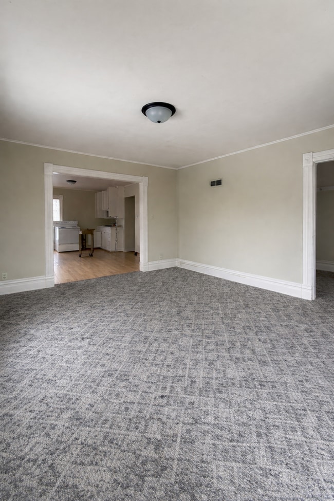 Building Photo - 119 S 3rd St Unit 3