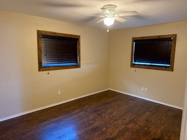 Photo - 2913 N Mann Dr