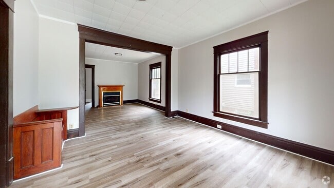 Building Photo - 801 W Exchange St Unit 801 W Exchange St DOWN Rental