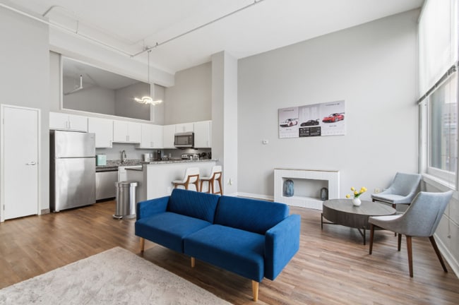 Photo - 114 W Market St Unidad 306