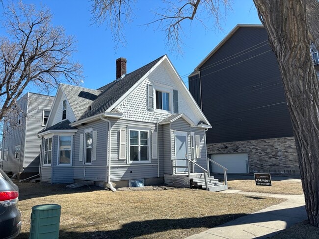 Building Photo - 6 11th St S