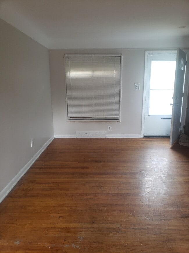 Photo - 9401 Burt Rd