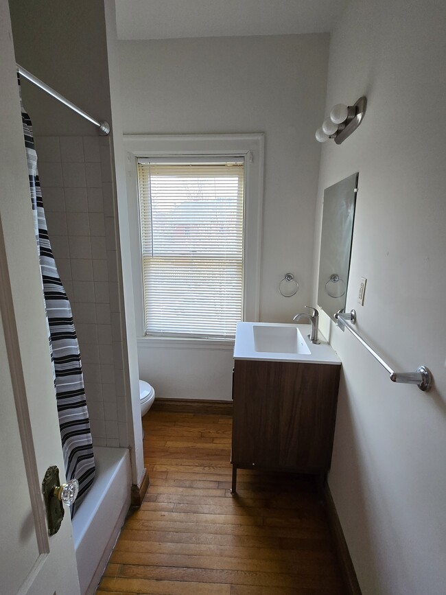 Photo - 4235 Trumbull House