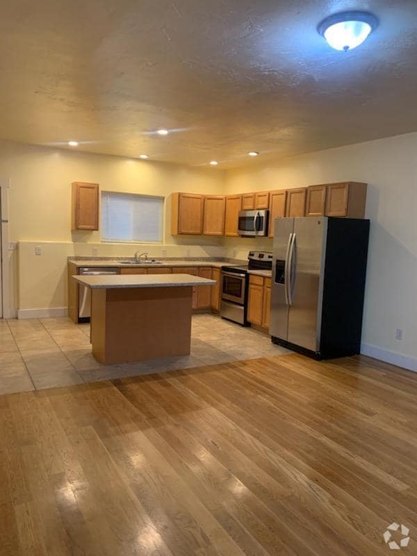 Building Photo - 316 W Broadway St Unit C Rental