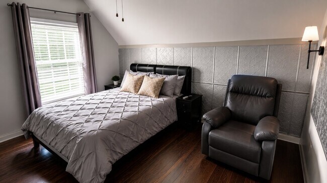 Photo - 1427 Amaryllis Way