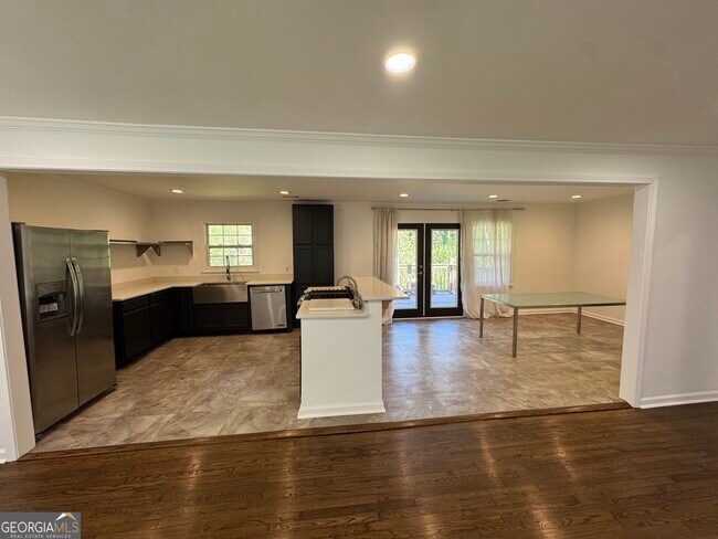 Photo - 995 Fleetwood Cir SW