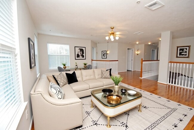 Photo - 1115 Oxford Mills Ln