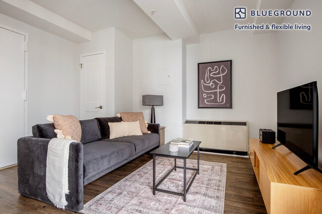 Building Photo - 354 E 91st St Rental