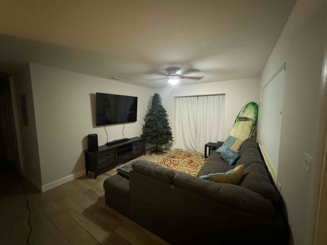 Photo - 2111 Warwick Rd