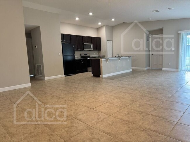 Photo - 735 Gelaso St SW