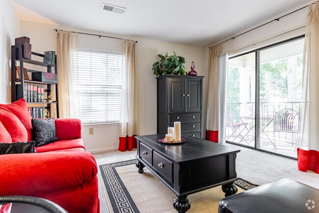 1BR, 1BA - 667SF (Magnolia) - Marks Church Commons