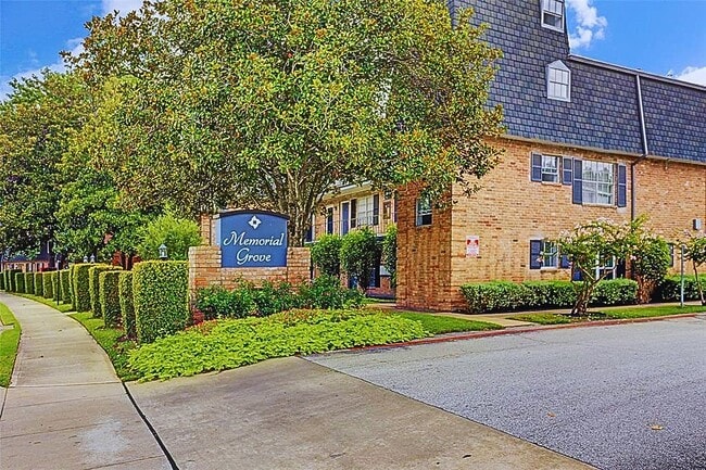 Building Photo - 9005 Gaylord Dr Unit 20