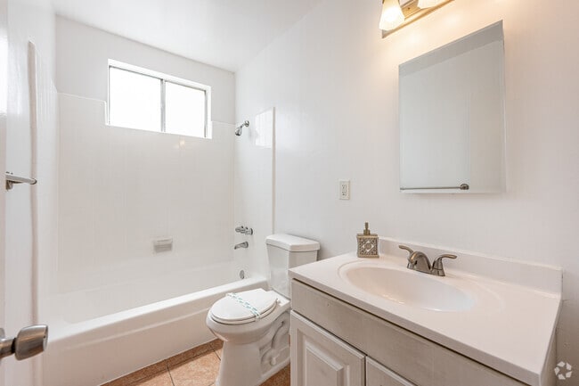 2BR, 1BA - 888SF - Bathroom