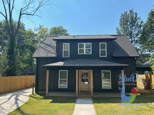 Building Photo - 3 Bedroom 2 Bathroom Home for Rent