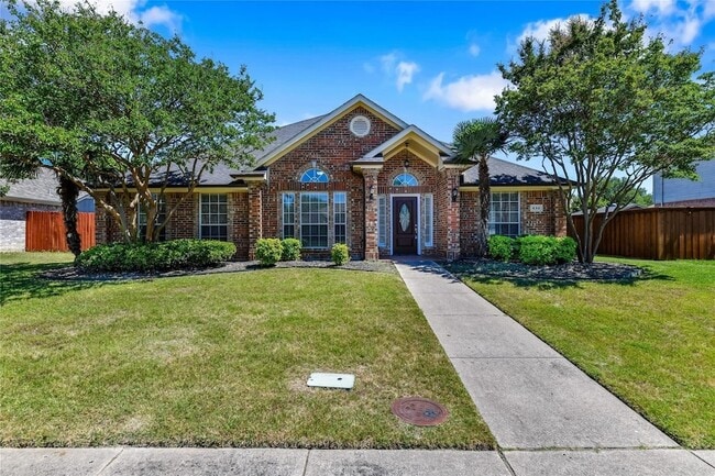 Building Photo - 630 Lakewood Dr