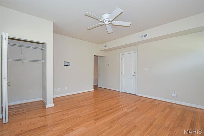 Photo - 5528 Waterman Blvd Unit 1N