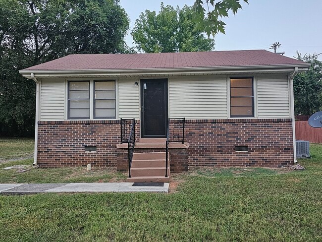 Building Photo - 511 Johnson St