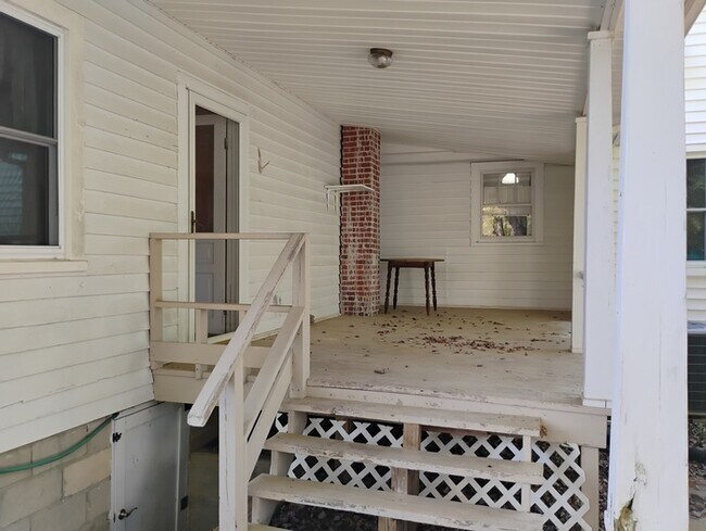 Photo - 8322 Chatham Church