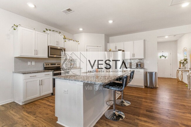 Photo - 240 Ridgeview Ln