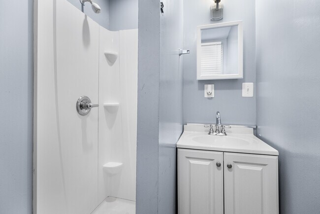 Photo - 1624 Edgley St