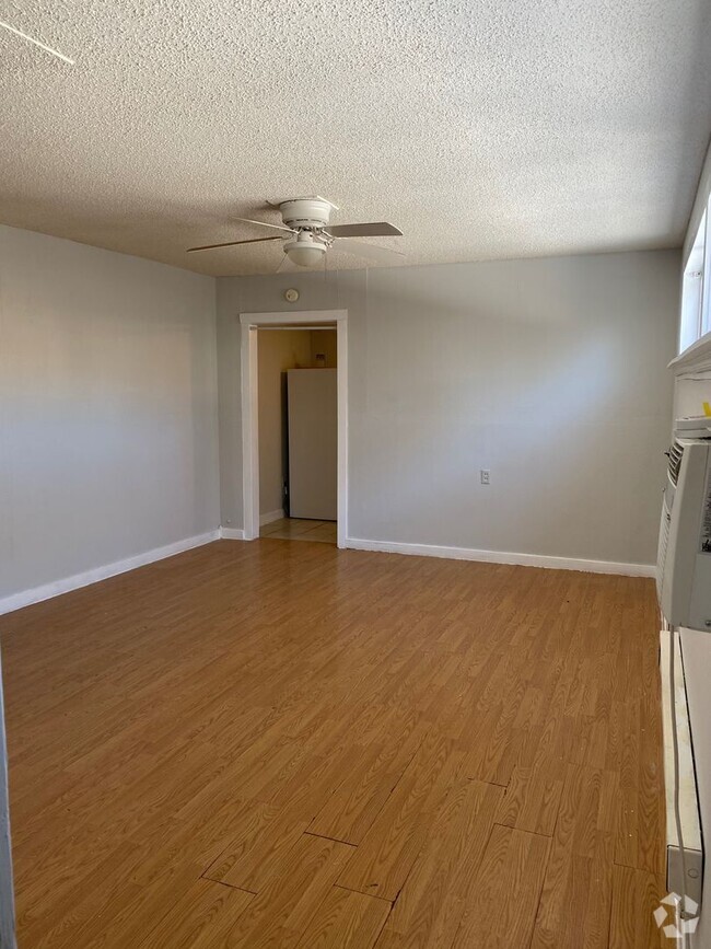 Building Photo - 919 S Bryan St Unit 919 S. Bryan St.  C Rental