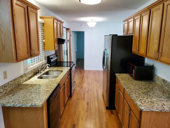 Photo - 40 Bluebird Ln