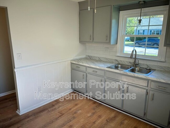 Photo - 113 York Dr