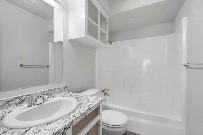 Photo - 718-728 Skyline Unit 728 Skyline