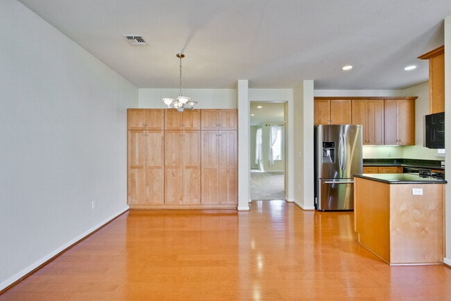 Photo - Large, Bright and Beautiful 3BR/2.5BA/2,195sf home in great condition!
