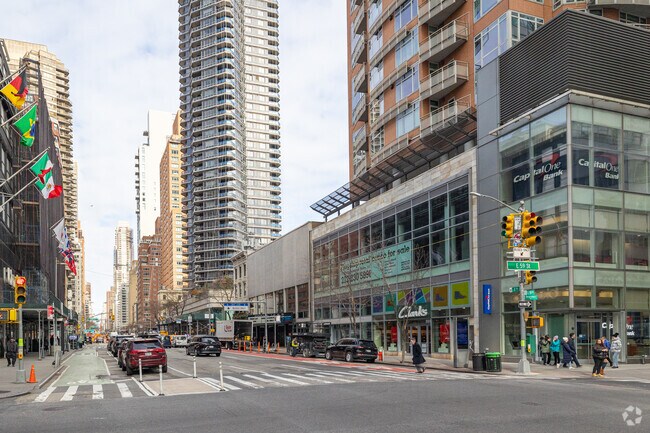 Photo - 205 E 59th St