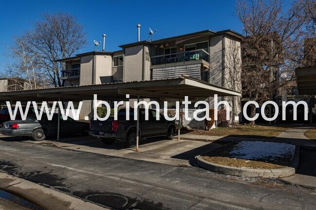 Photo - 5761 S Waterbury Cir Condo