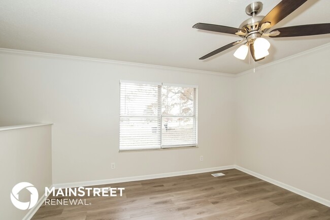 Photo - 5608 Malmsbury Rd NW