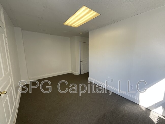 Photo - 250 W Jackson St