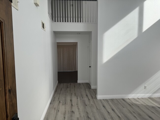 Photo - 1711 E 68th St