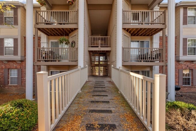 Building Photo - 700 Ridgeside Dr Unit L