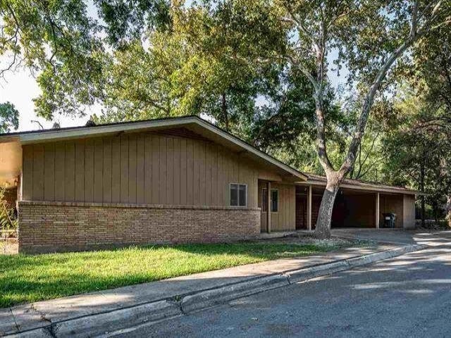 Photo - 1401 Mimosa Ln