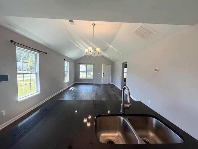 Photo - Charming House Located in Ridgeland