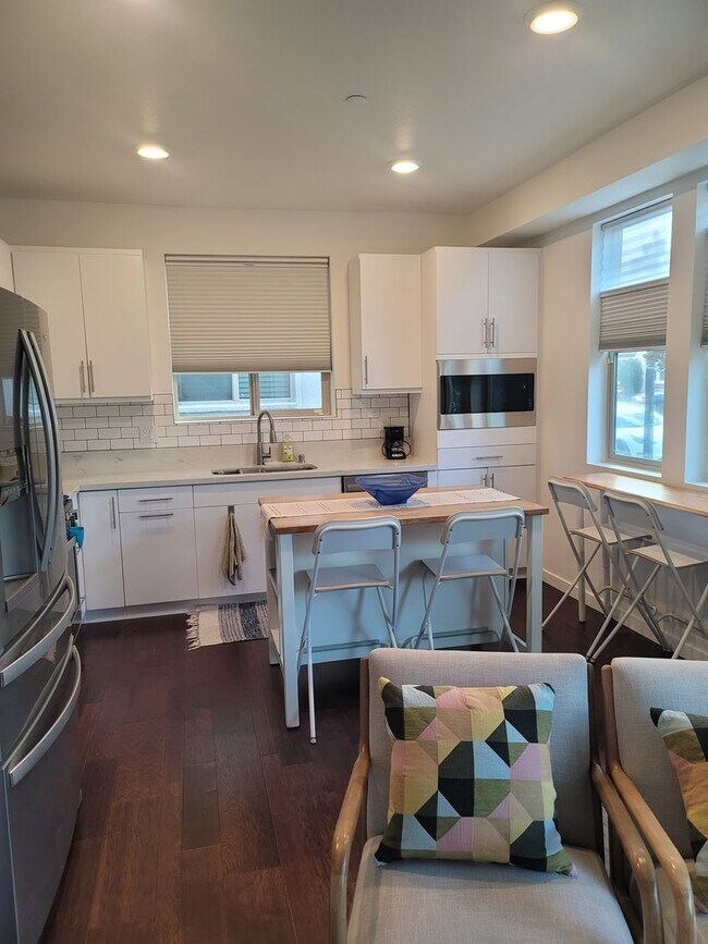 Photo - Cozy condo with roof top balcony in Downtown Sacramento