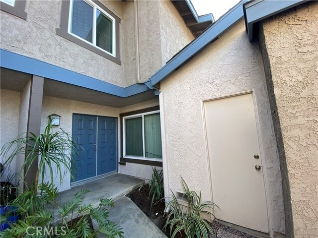 Photo - 20130 Village Green Dr