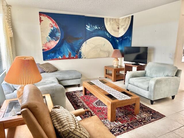 Photo - 4014 Newcastle A