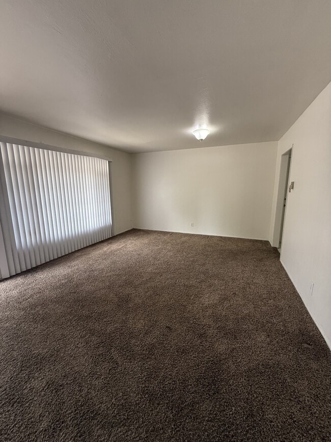 Photo - 1612 Hendola Dr NE