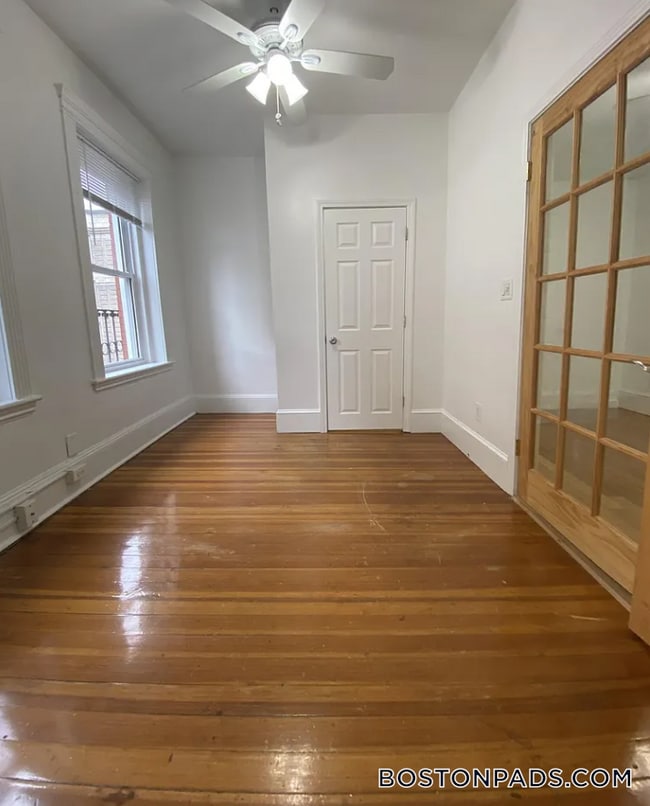 Photo - 64 Hemenway St Unidad 27