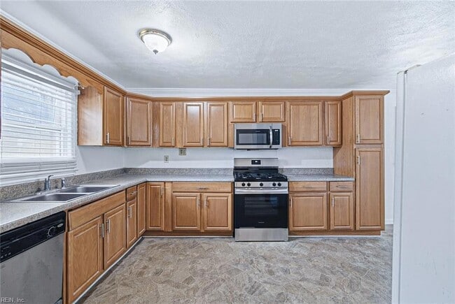 Photo - 480 Richneck Rd