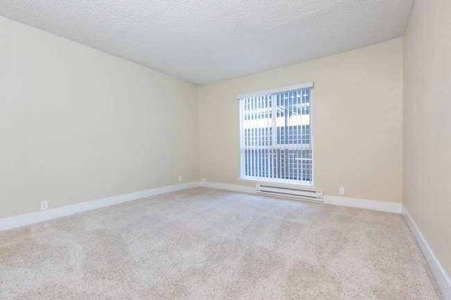 Bedroom - Shoreline 1841 Apartment Homes