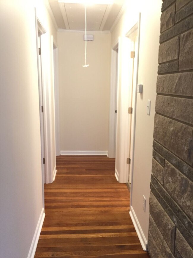 Photo - 141 N Overhill Dr