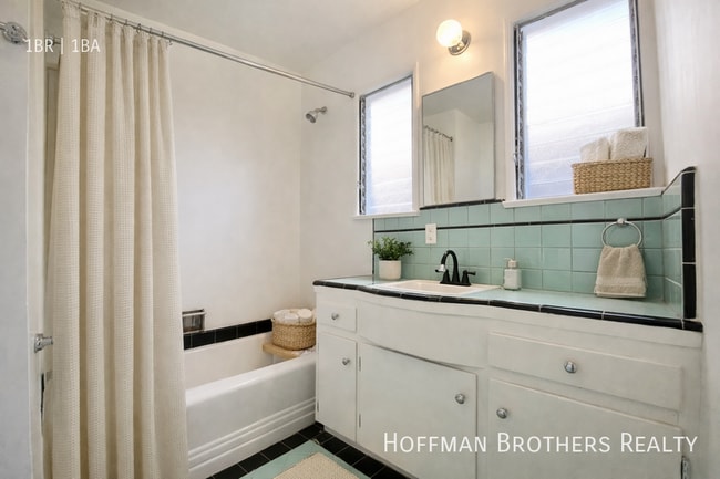 Photo - 1234 Ridgeley Dr Unit 1/2