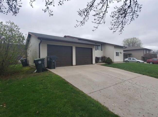 Front of duplex - 3511 29th Ct S Unit Upper Duplex