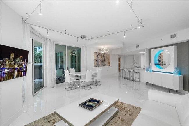 Photo - 200 Sunny Isles Blvd Unidad 2-504